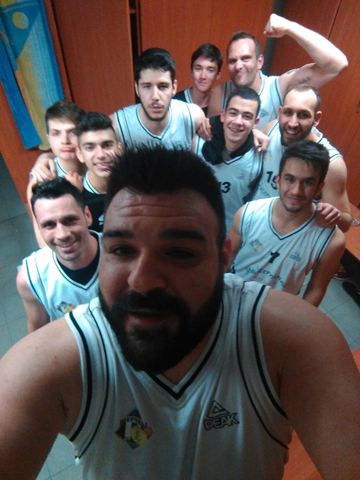 pierikos selfie